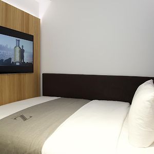 Queen Room without Window